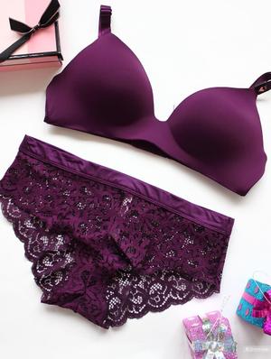 Комплект Victoria's Secret бюстгальтер 34С (75С) и трусики (М)