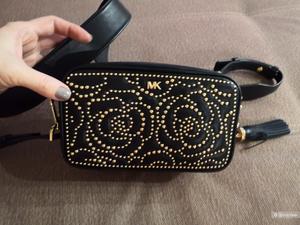 Сумка кроссбоди Michael Kors.