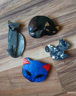 Комплект из брошек