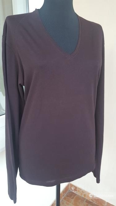 Джемпер UNITED COLOR OF BENETTON.  Размер 46-48