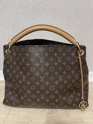 Сумка Louis Vuitton размер 41 на 32 см