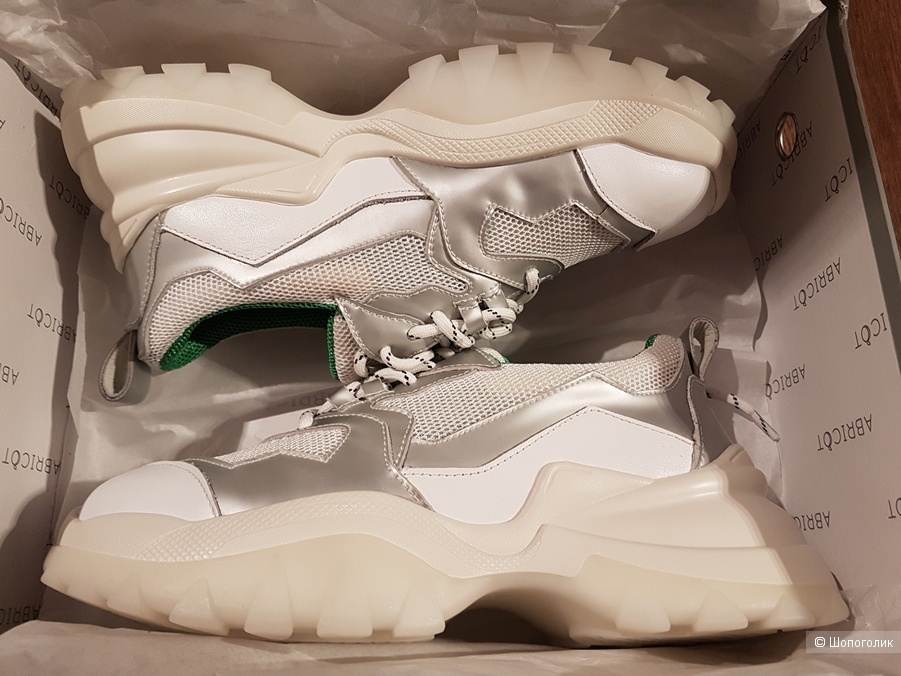 Женские кроссовки ABRICOT 38  на 37