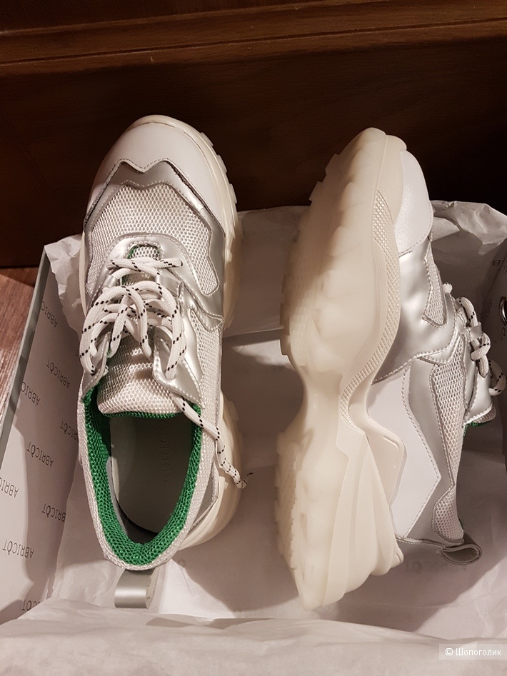 Женские кроссовки ABRICOT 38  на 37