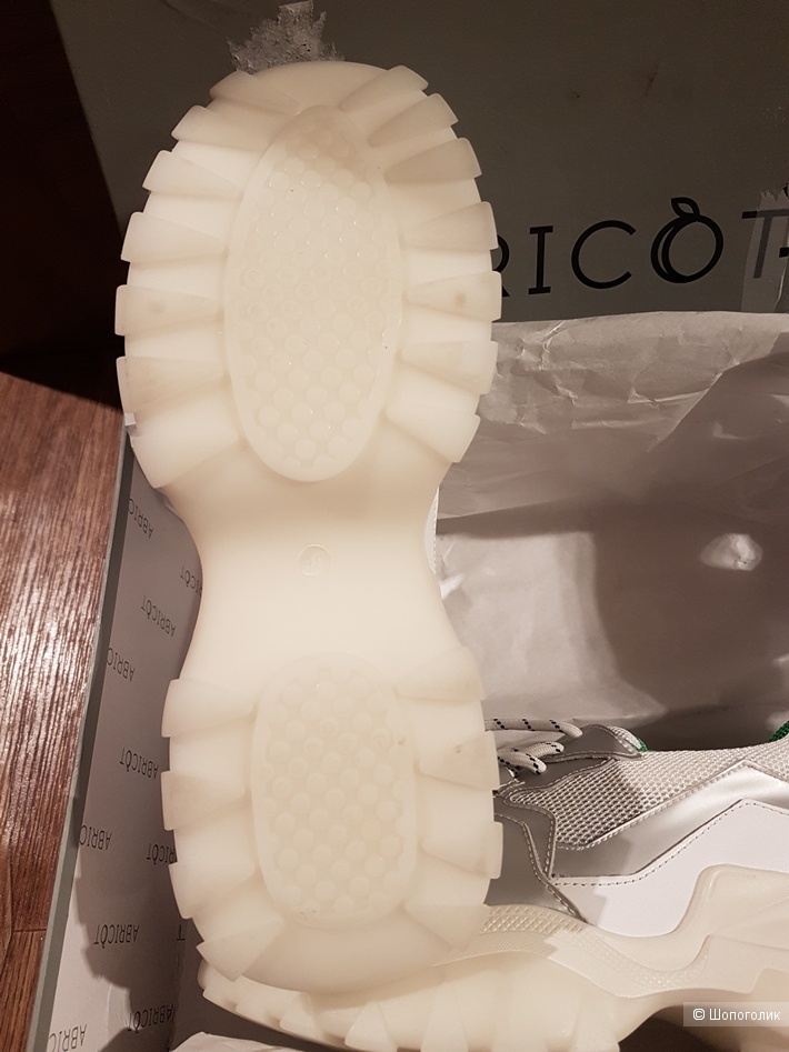 Женские кроссовки ABRICOT 38  на 37