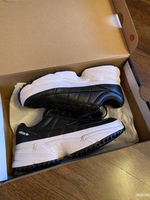 Кроссовки adidas женские