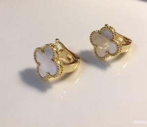 Серьги мотив клевера.