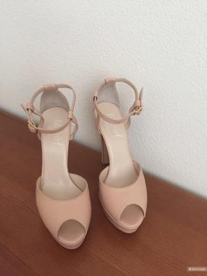 Новые Босоножки Blumarine 38