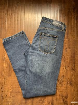 Джинсы Calvin Klein 30 размер