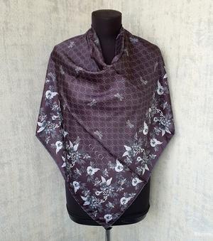 Платок Gucci шелк черный цветы