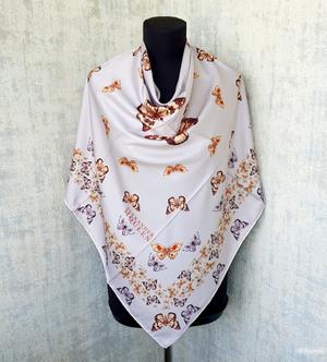 Платок Alexander McQueen шелк бежевый