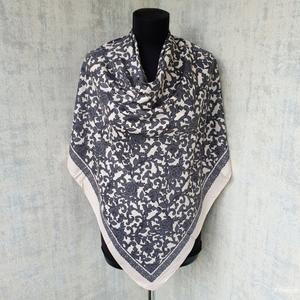 Платок шелковый мелкий узор нюдовый