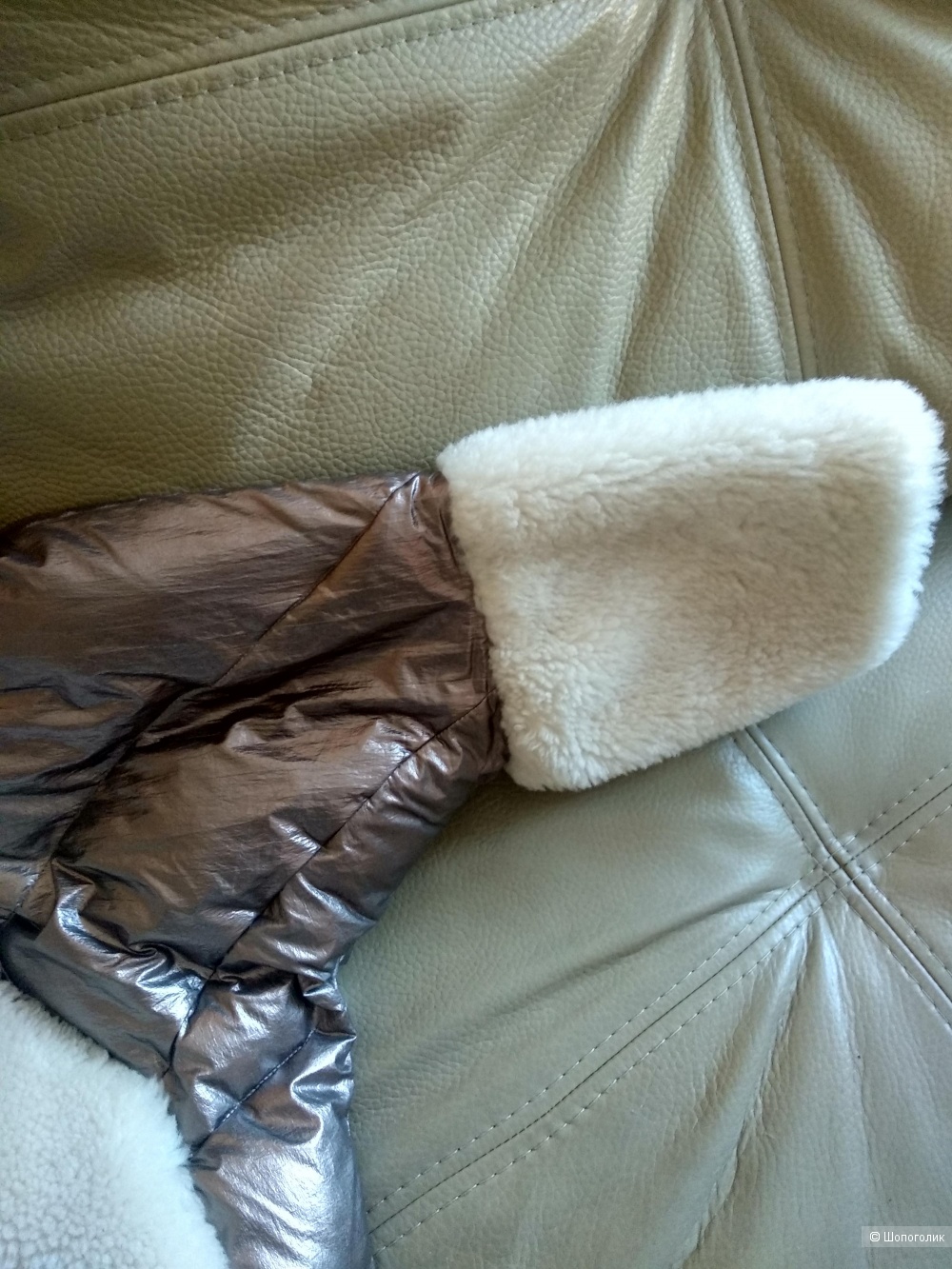 Куртка с отделкой натуральной овечьей шерстью "Снежная королева"