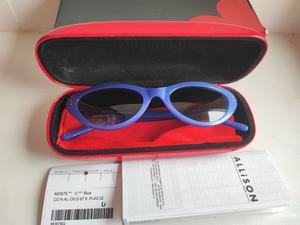 Очки солнцезащитные Moschino