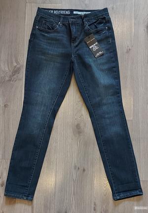 Джинсы DKNY 2 US На 42-44 р