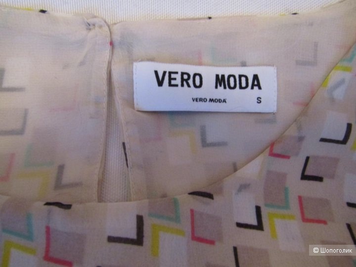 Легкая летняя блузка Vero Moda. Размер S