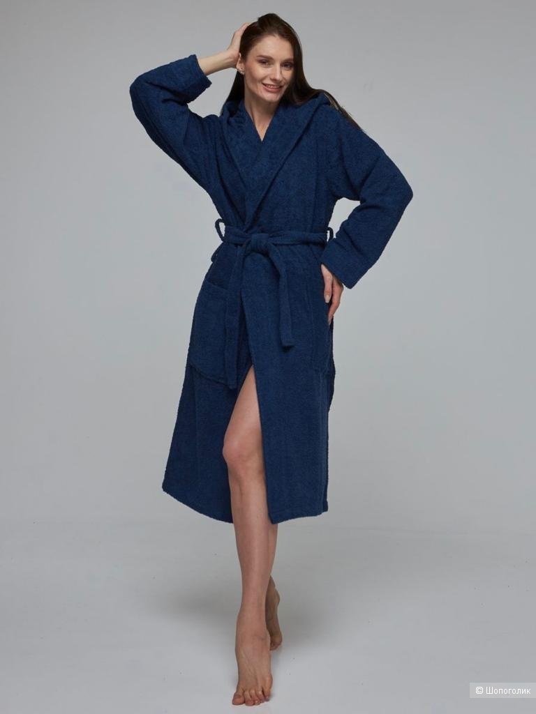 Халат женский махровый с капюшоном. Размер