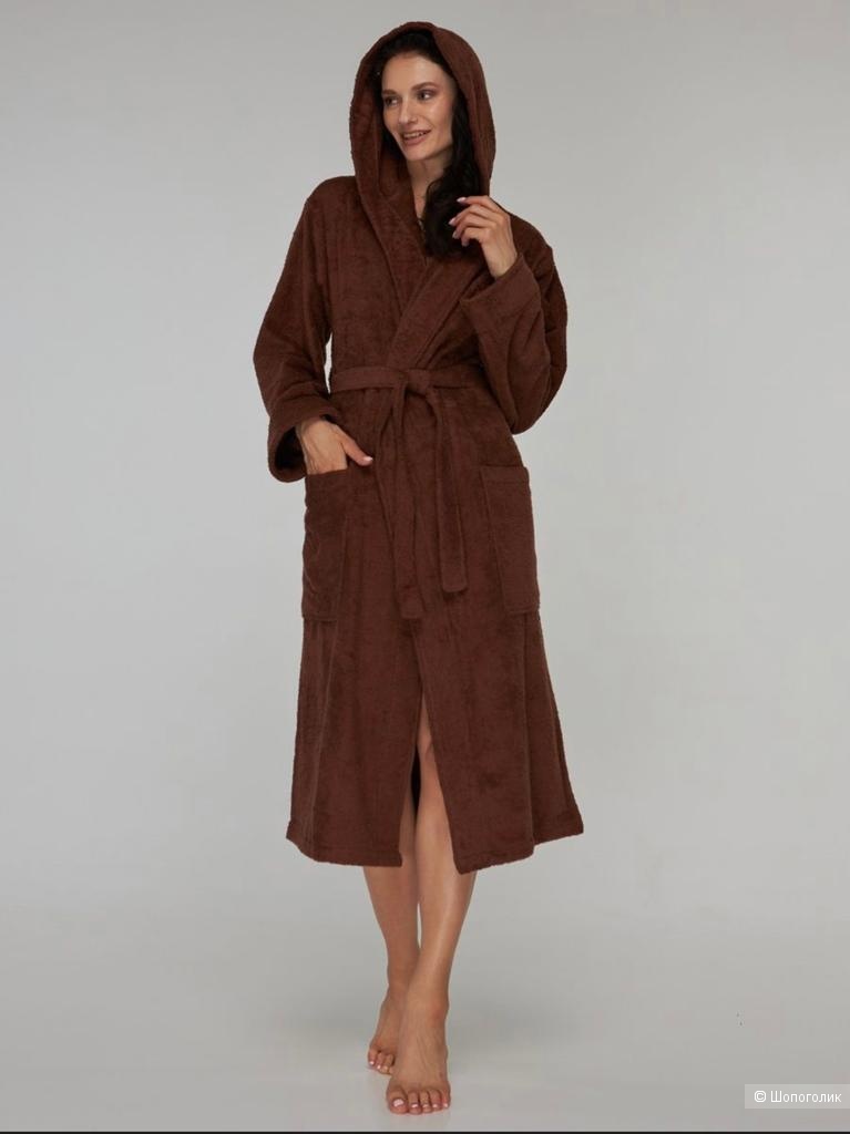 Халат женский махровый с капюшоном. Размер
