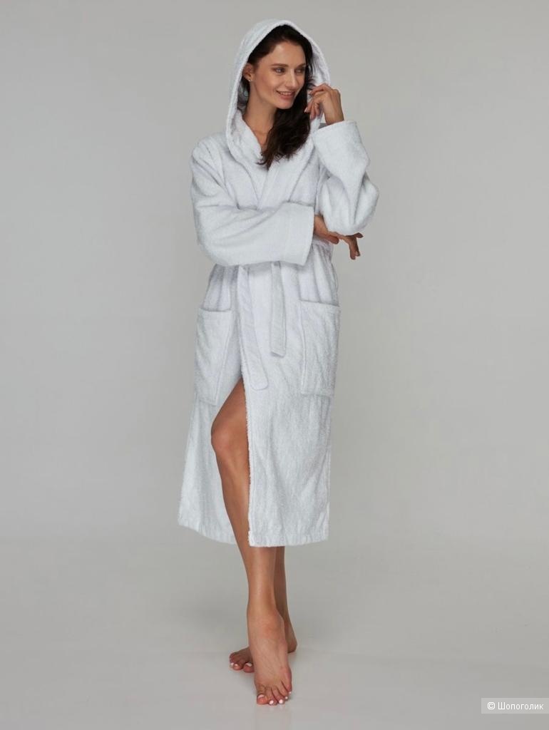 Халат женский махровый с капюшоном. Размер