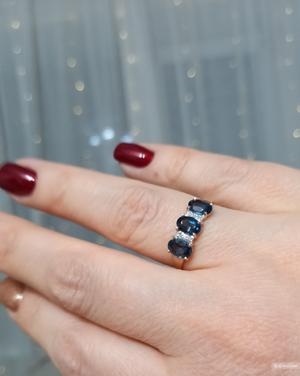 Золотое кольцо с лондон-топазами и бриллиантами, 17р.