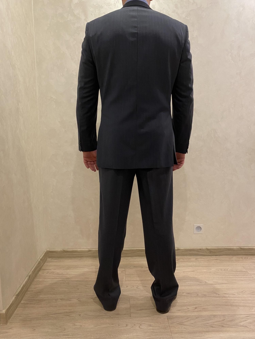 Продам костюм