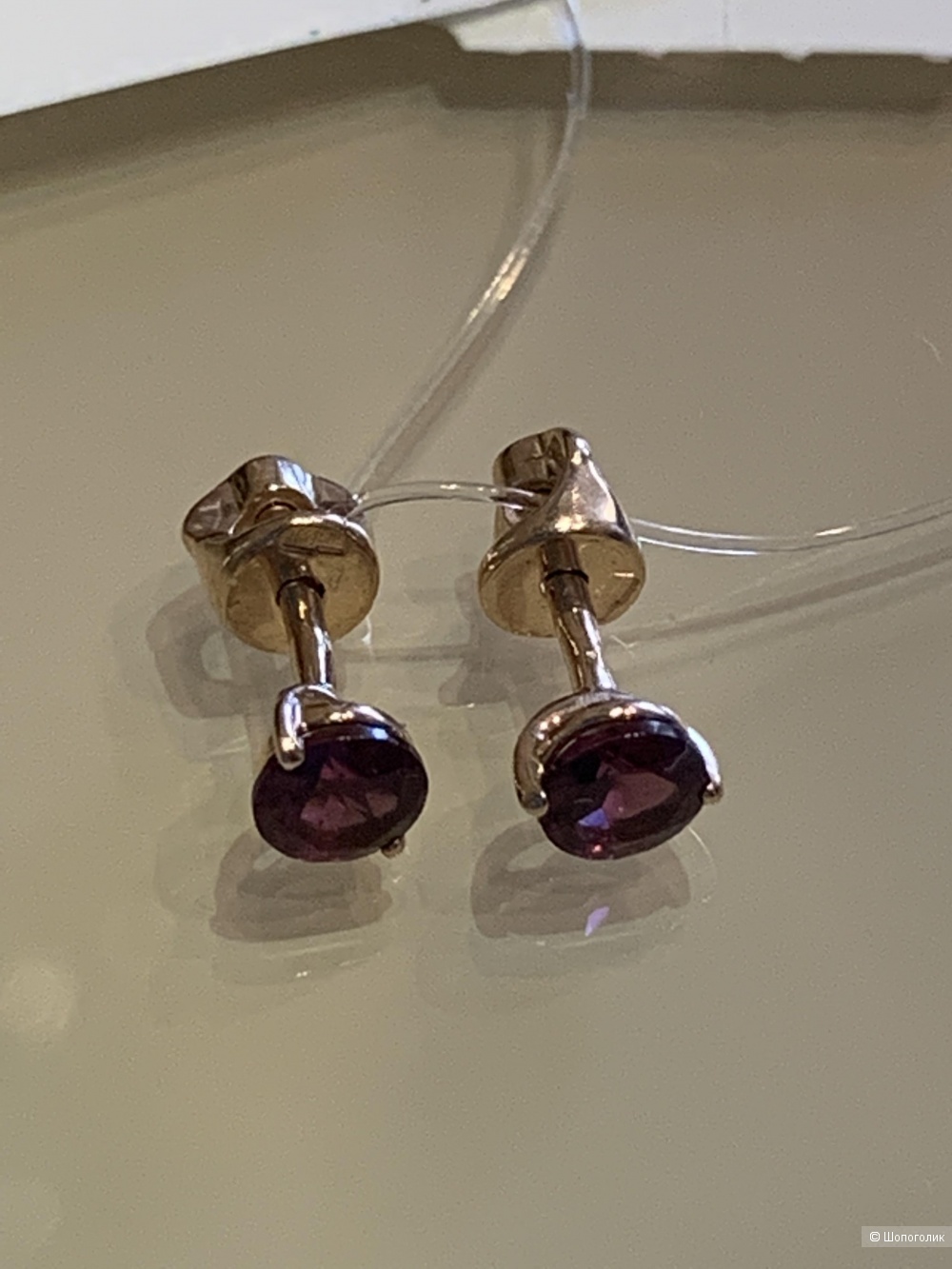 Золотые пусеты с родолитом