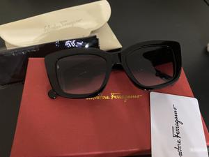 Солнцезащитные очки Salvatore Ferragamo