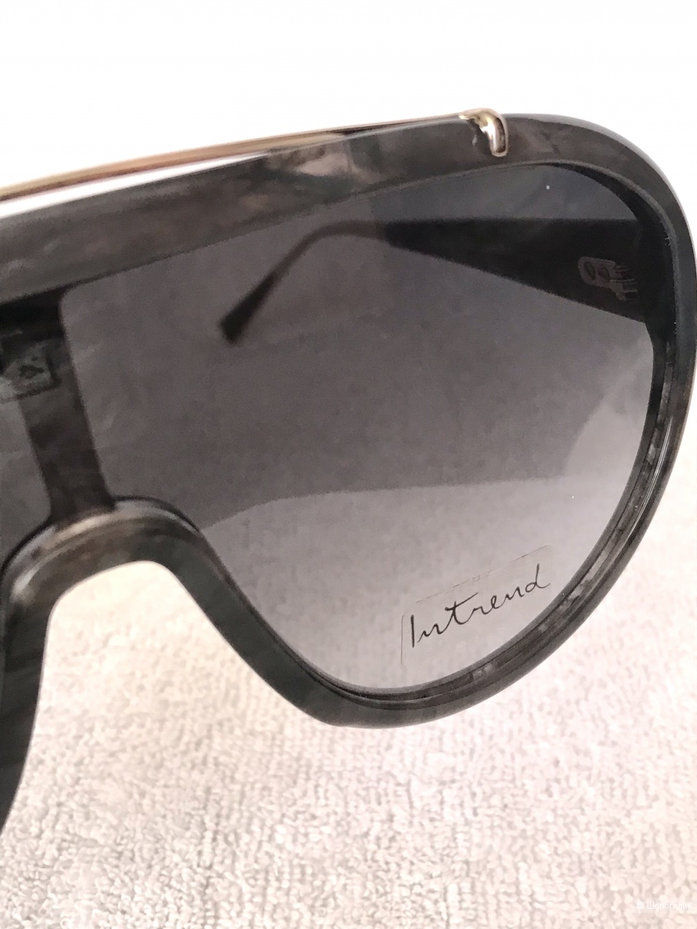 Солнцезащитные очки Max Mara. One size