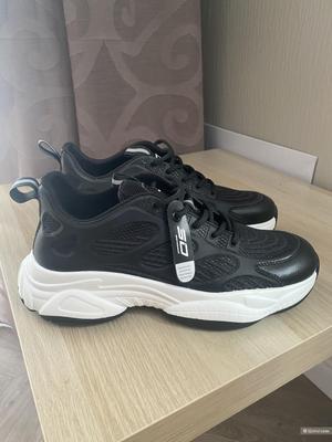 Кроссовки мужские р.43