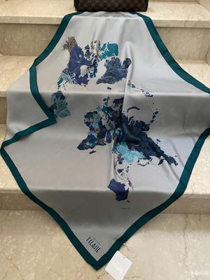 Шелковый платок Alviero Martini 90x90 см