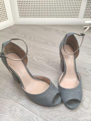 Босоножки Бенеттон 39 р-р