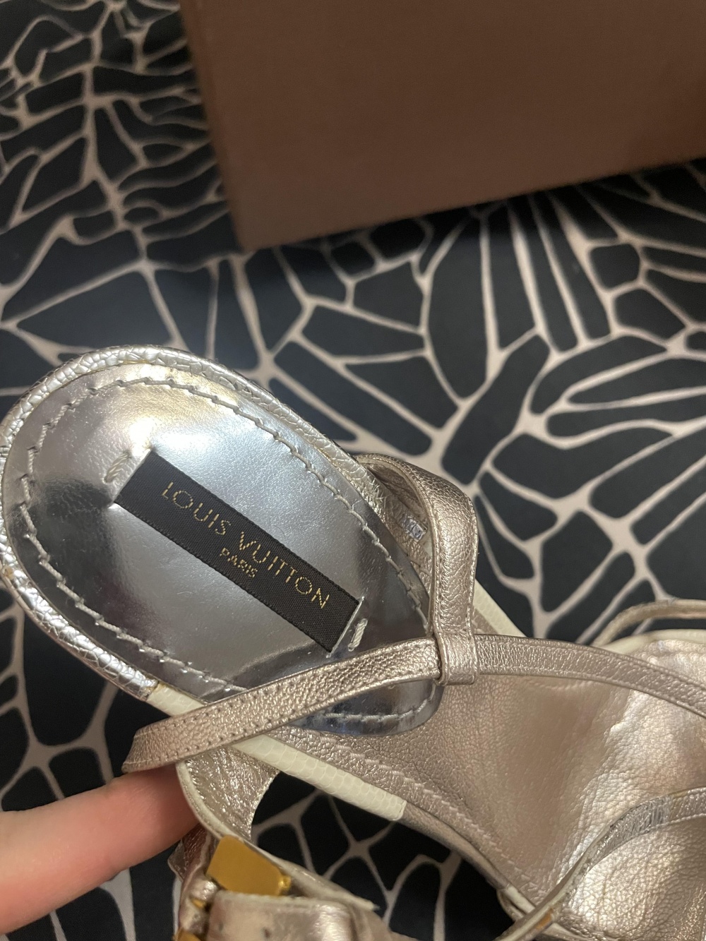 Босоножки Louis Vuitton, 41 евро (40 рос)