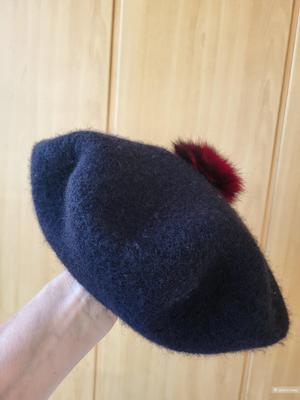 Берет из вяленой шерсти с помпоном, 54-55 размер