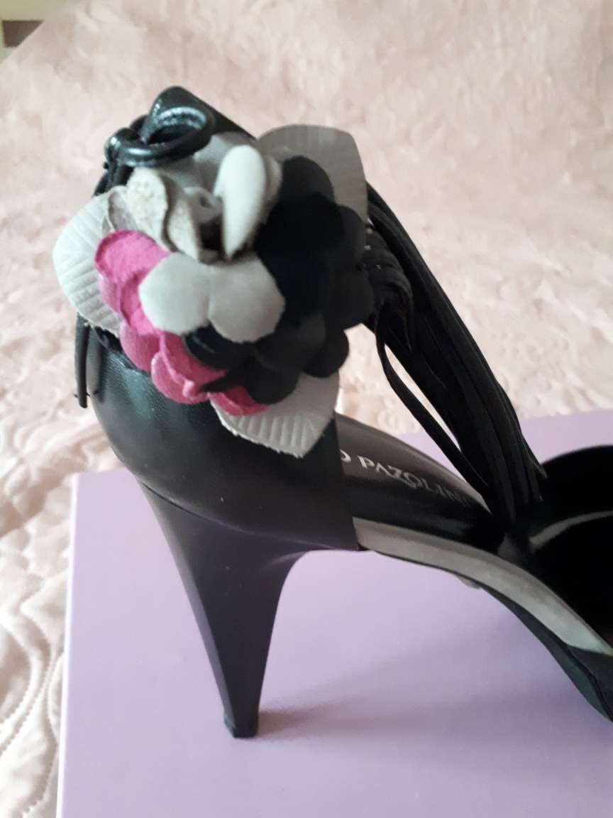 Босоножки Carlo Pazolini размер 39