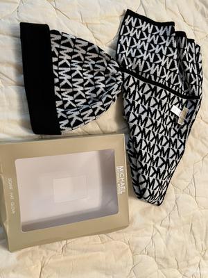 Шапка , шарф Michael Kors