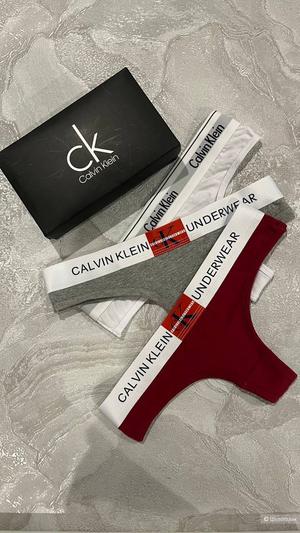 Комплект трусиков стрингов Calvin Klein размер M
