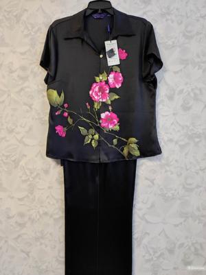 Костюм шёлковый размер 48-50