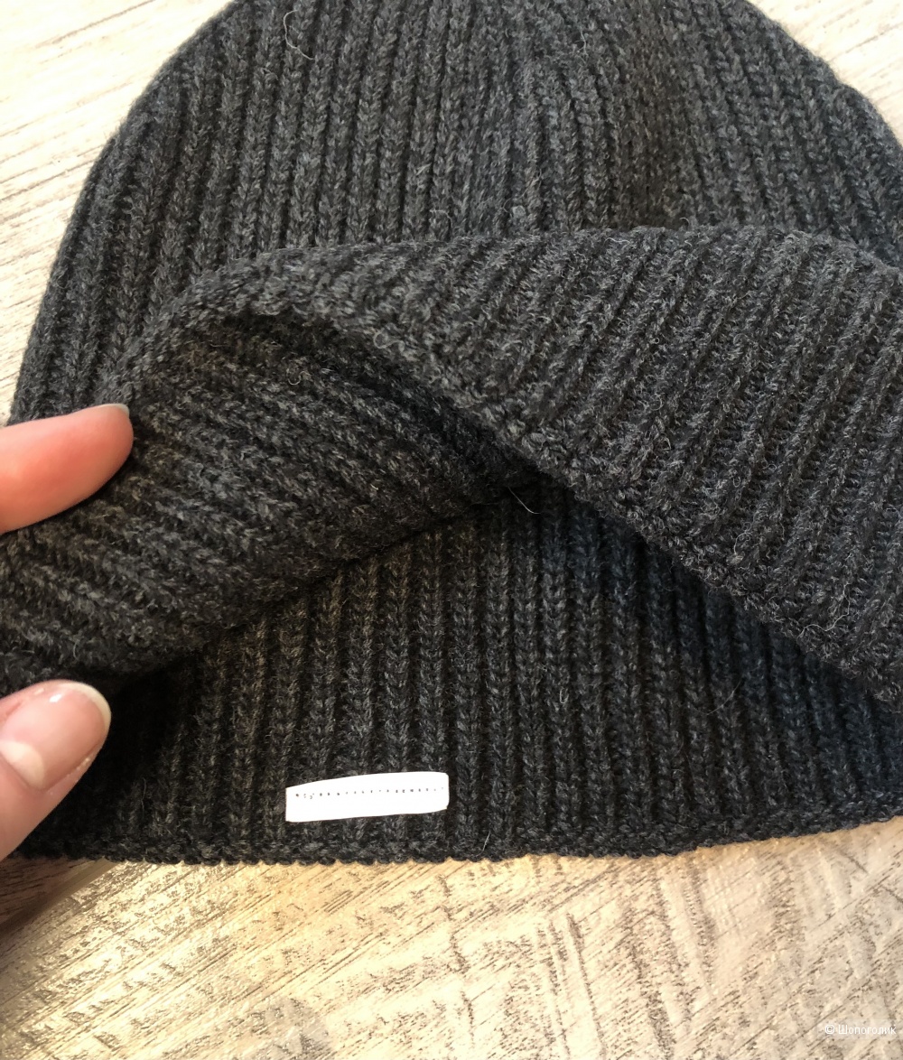 Шапка Intrend (аутлет MaxMara)