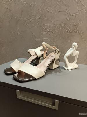 Босоножки 37