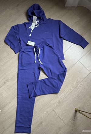 Костюм Vitacci размер M/L