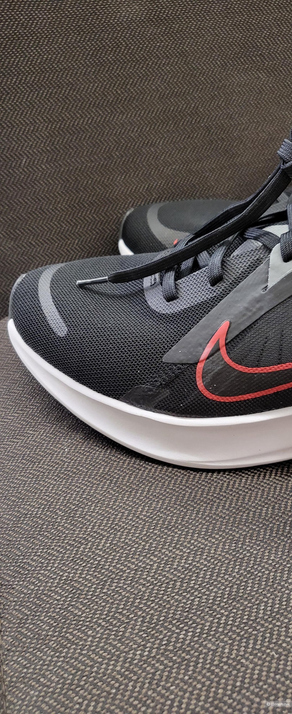 Кроссовки Nike Quest 5 .    26, 5 см , US 8,5  UK 7,5  Eur 42