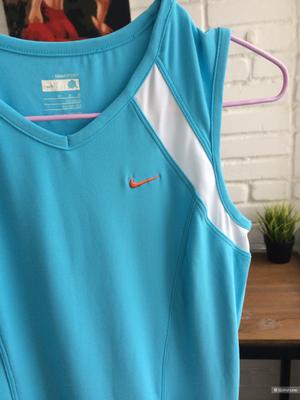 Теннисное платье Nike размер М