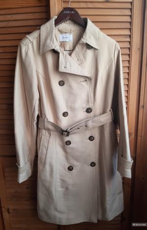 Плащ женский фирмы Reserved размер М (46)