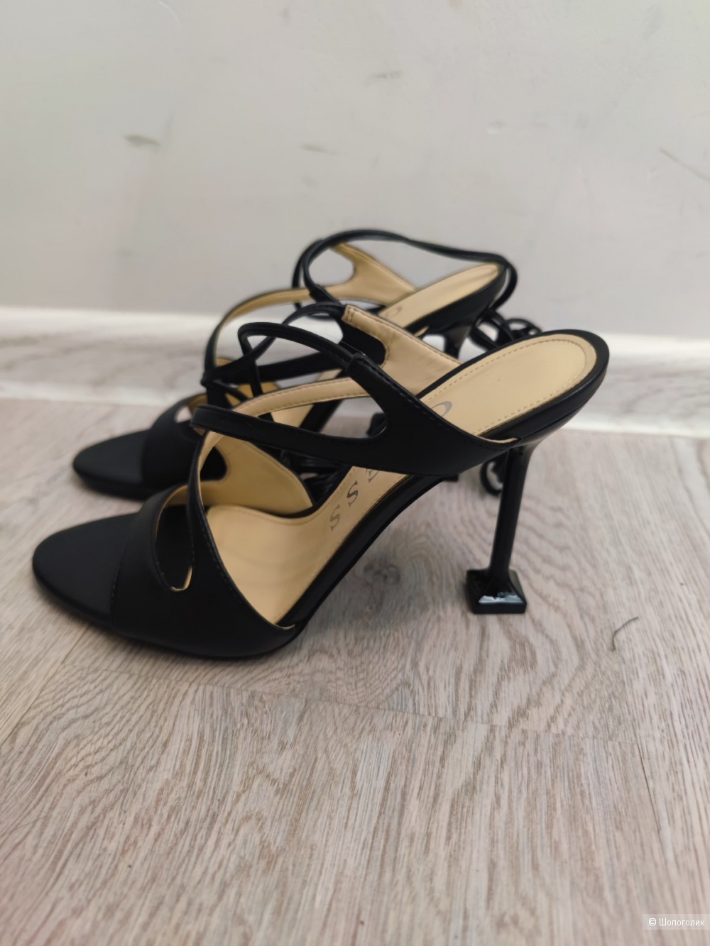 Босоножки Guess 36,5