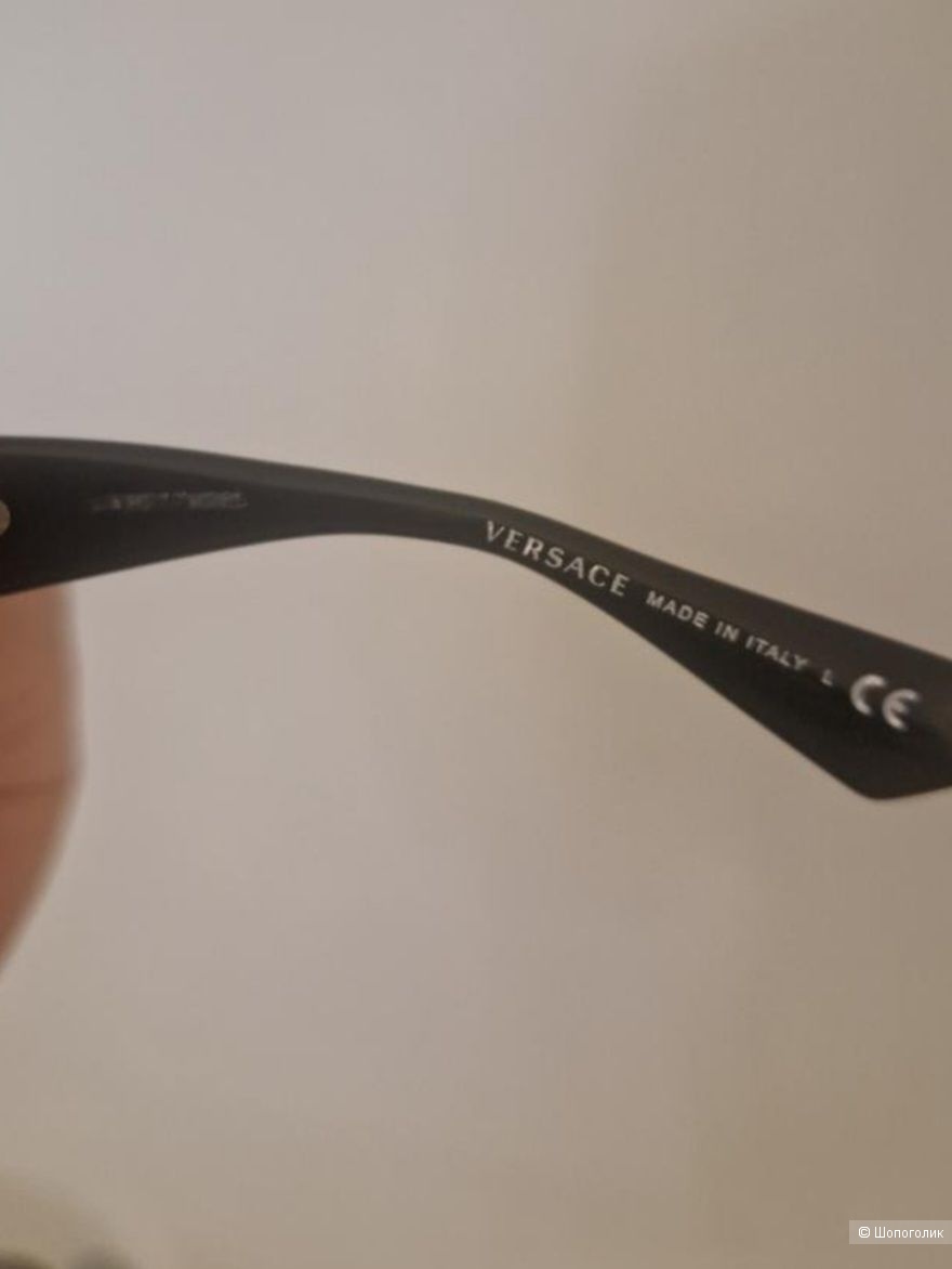 Солнцезащитные очки Versace