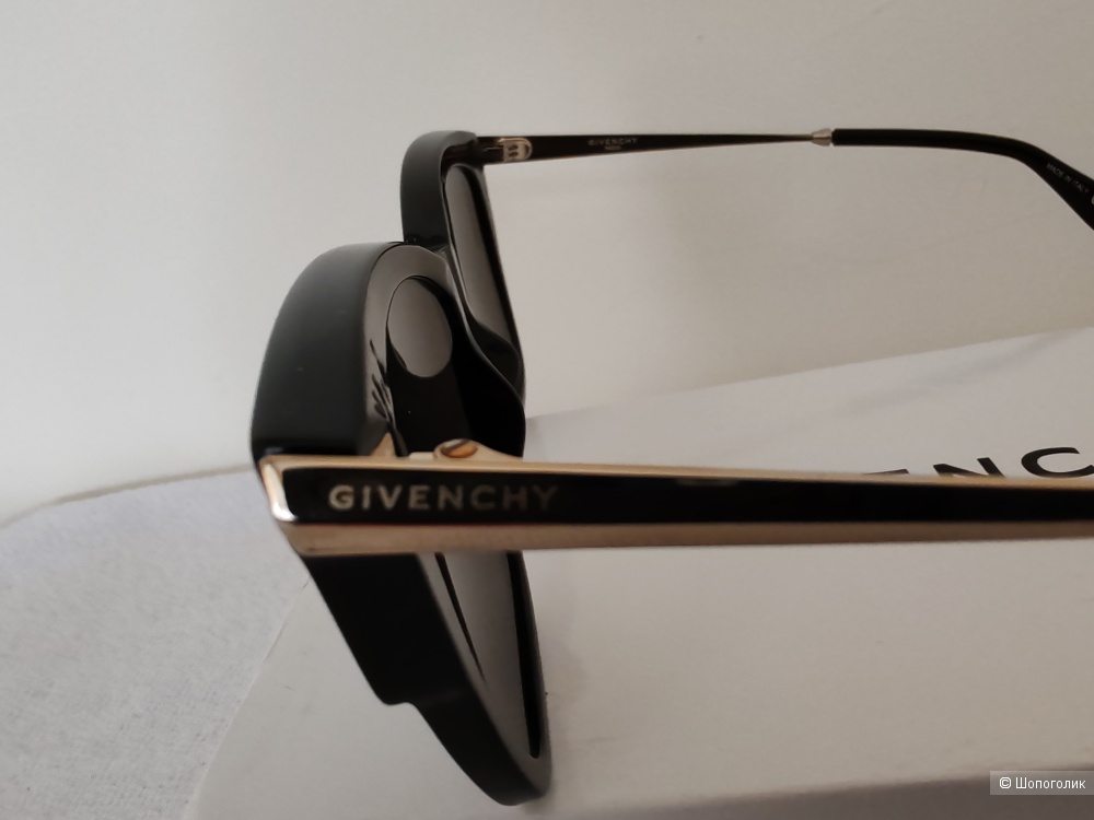 Очки солнцезащитные Givenchy