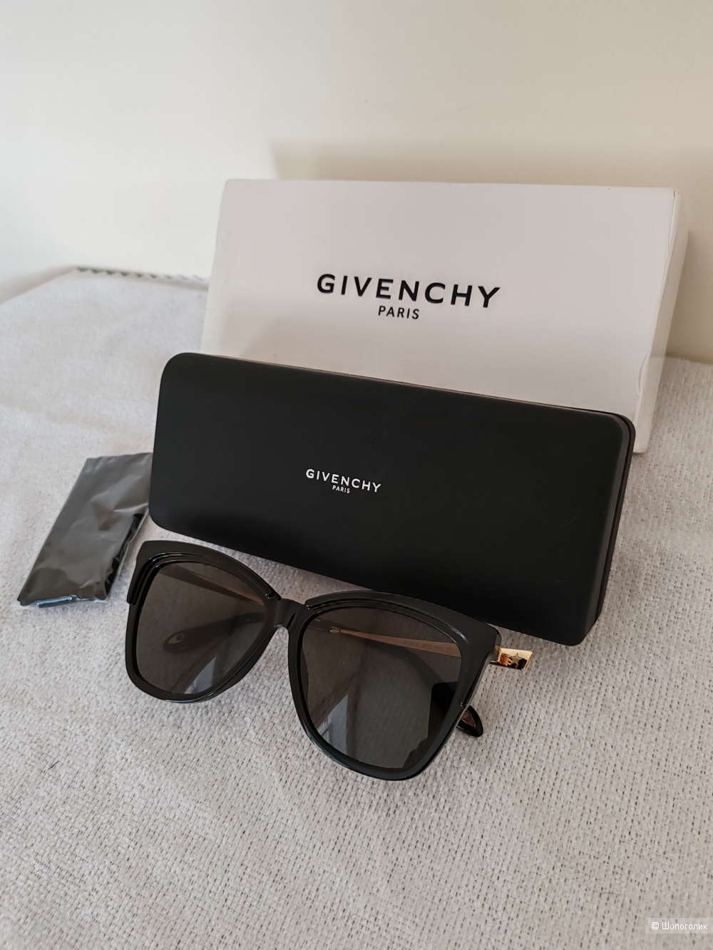 Очки солнцезащитные Givenchy