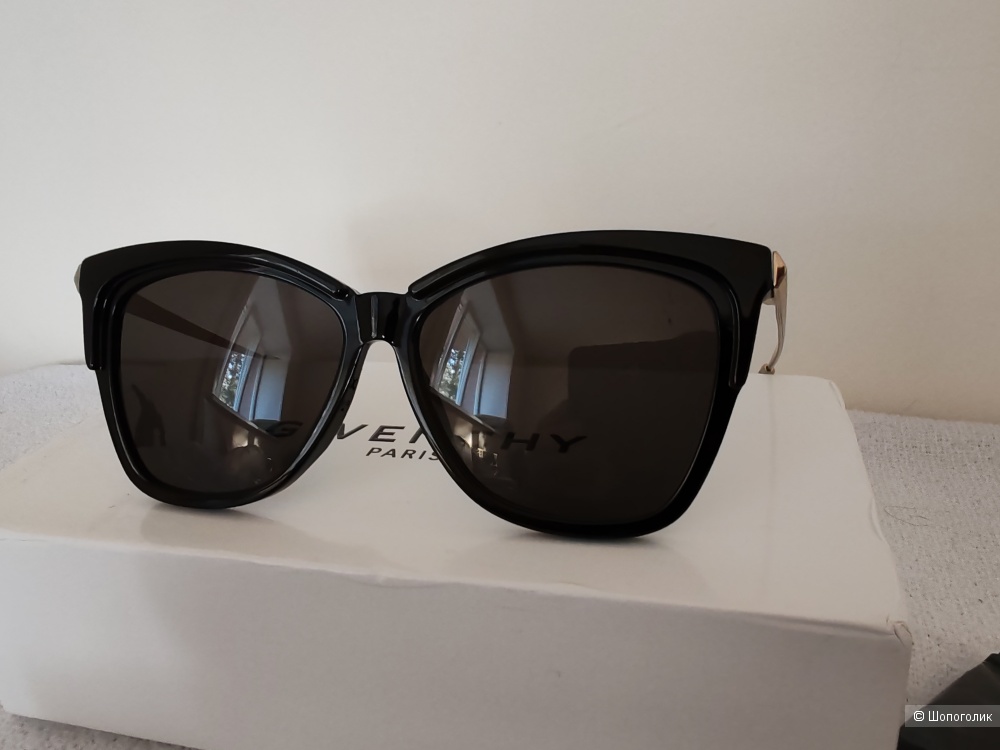 Очки солнцезащитные Givenchy