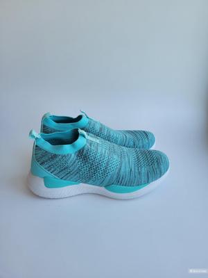 Кроссовки Тофа размер 39