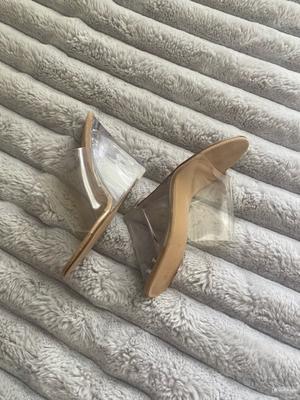 Прозрачные босоножки ShoeDazzle.Размер US 9.5,UK 7.