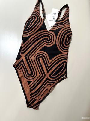 Слитный купальник Triumph размер М